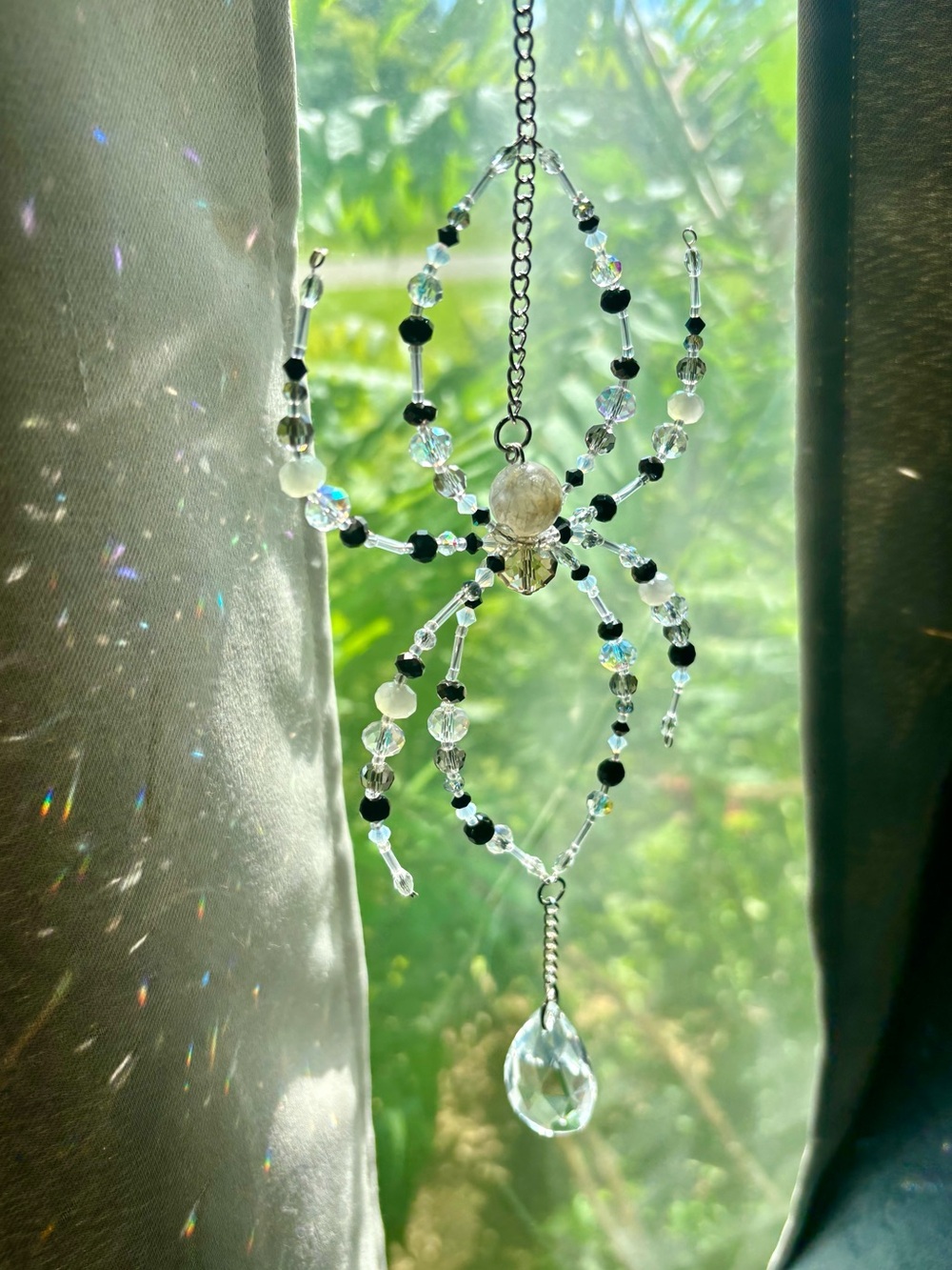 Crystal beaded spider suncatcher. - Picture 13 of 16